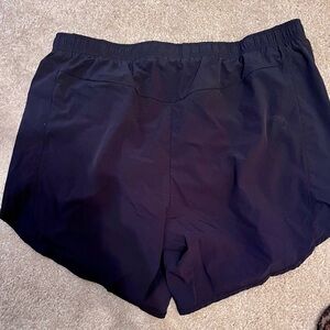 Oiselle black size 8 shorts.